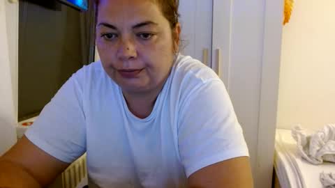 Snapshot of curvymomylore chatting on 06.02.26 Lore online show from 06.02.26