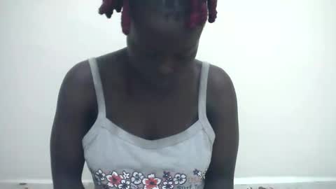 Snapshot of curvynubian chatting on 04.19.26 curvynubian online show from 04.19.26