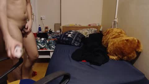 Snapshot of cute_boy859 chatting on 11.15.25 Tomas online show from 11.15.25