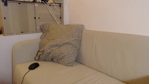 Snapshot of cute_boy859 chatting on 12.19.25 Tomas online show from 12.19.25