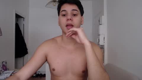 Snapshot of cute_boy859 chatting on 02.12.26 Tomas online show from 02.12.26