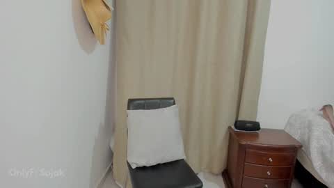 Snapshot of cute_brunett chatting on 06.14.26 Sara online show from 06.14.26