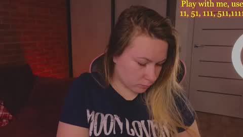 Everyday stream in the same time online show from 03.08.25