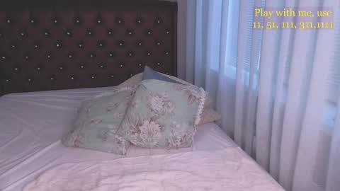 Everyday stream in the same time online show from 05.17.26