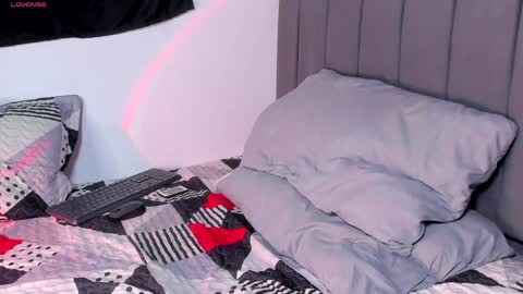 Snapshot of cute_diego_ chatting on 12.20.24 Diego online show from 12.20.24