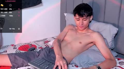 Snapshot of cute_diego_ chatting on 01.27.25 Diego online show from 01.27.25