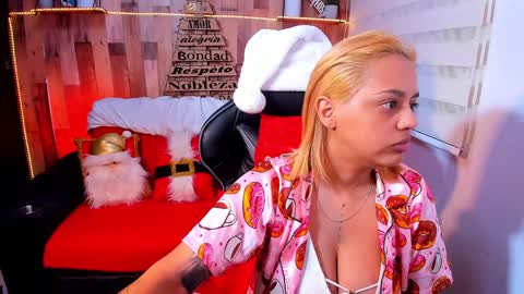 Snapshot of cute_elii chatting on 12.09.24    Independent Model online show from 12.09.24