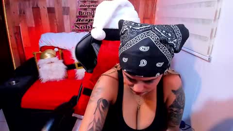 Snapshot of cute_elii chatting on 12.12.24    Independent Model online show from 12.12.24