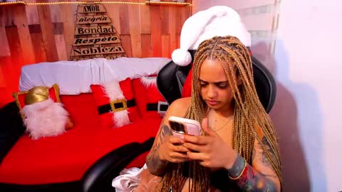 Snapshot of cute_elii chatting on 12.14.24    Independent Model online show from 12.14.24