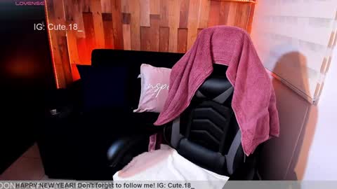 Snapshot of cute_elii chatting on 01.23.25    Independent Model online show from 01.23.25