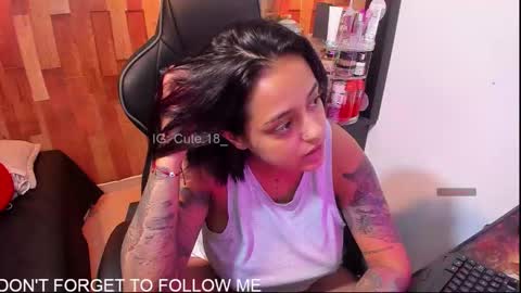 Snapshot of cute_elii chatting on 10.01.25    Independent Model online show from 10.01.25