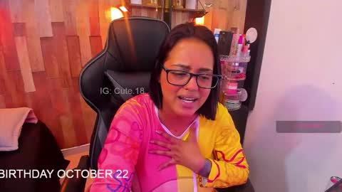 Snapshot of cute_elii chatting on 10.22.25    Independent Model online show from 10.22.25