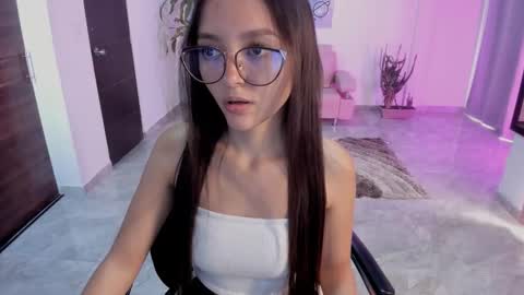 Bella Fox online show from 03.06.26