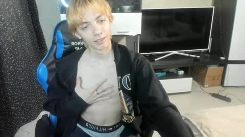 Snapshot of cute_grecha chatting on 04.24.26 Grisha online show from 04.24.26