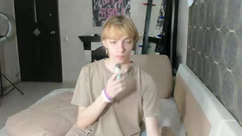 Snapshot of cute_grecha chatting on 04.27.26 Grisha online show from 04.27.26