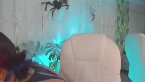 Snapshot of cute_hollywood chatting on 10.14.25 Sofa online show from 10.14.25