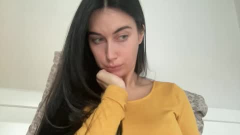 cute_kriss94 online show from 10.28.25