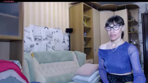 cute_lion_ online show from 11.24.25