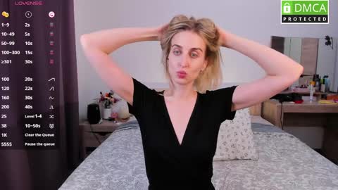 Snapshot of cute_milana chatting on 04.25.26 Milana online show from 04.25.26