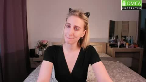 Snapshot of cute_milana chatting on 05.22.26 Milana online show from 05.22.26