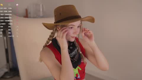 Snapshot of cute_pie_an chatting on 01.11.25 AN online show from 01.11.25