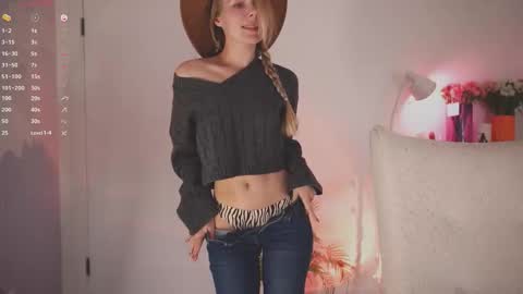 Snapshot of cute_pie_an chatting on 09.13.25 AN online show from 09.13.25