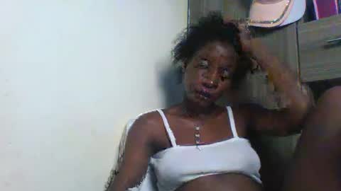 Snapshot of cute_sexy3 chatting on 01.19.25 SHARON online show from 01.19.25