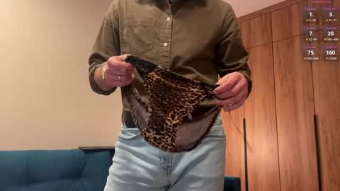 Snapshot of cute_skywalker chatting on 04.11.26 cute_skywalker online show from 04.11.26