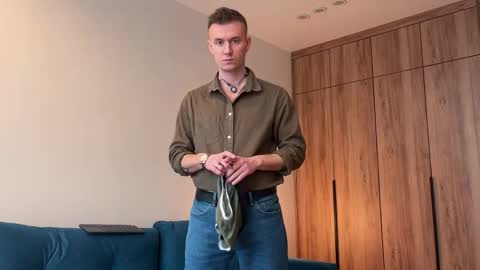 Snapshot of cute_skywalker chatting on 04.15.26 cute_skywalker online show from 04.15.26