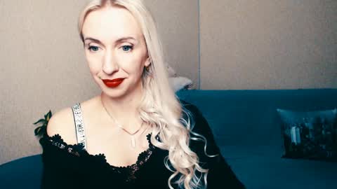 cute_smile_shy online show from 01.11.25