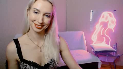 cute_smile_shy online show from 11.27.25