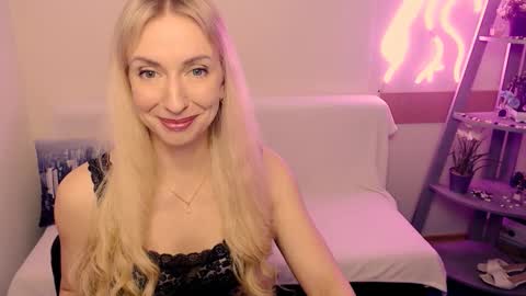 cute_smile_shy online show from 02.14.26