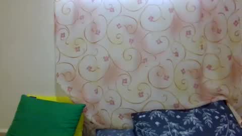 Snapshot of cute_xeniah chatting on 10.16.25 cute_xeniah online show from 10.16.25