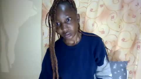 Snapshot of cute_xeniah chatting on 10.31.25 cute_xeniah online show from 10.31.25