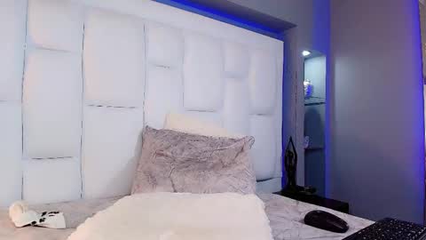 Snapshot of cutearii chatting on 02.21.25 CuteArii online show from 02.21.25