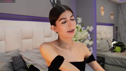 Snapshot of cutearii chatting on 10.03.25 CuteArii online show from 10.03.25