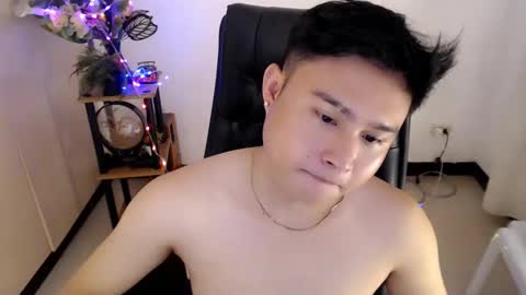 Snapshot of cuteasianlee chatting on 02.01.26 cuteasianlee online show from 02.01.26