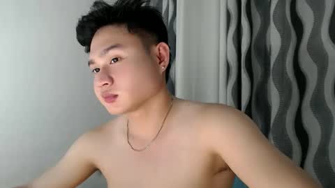 Snapshot of cuteasianlee chatting on 02.15.26 cuteasianlee online show from 02.15.26