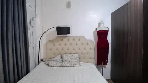 Snapshot of cutebadtgirl chatting on 03.28.26 MIKAY online show from 03.28.26