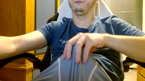 Snapshot of cuteboy090 chatting on 06.22.26 Cuteboy090 online show from 06.22.26