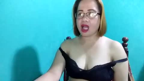 Snapshot of cutechey06 chatting on 01.08.25 Sky online show from 01.08.25