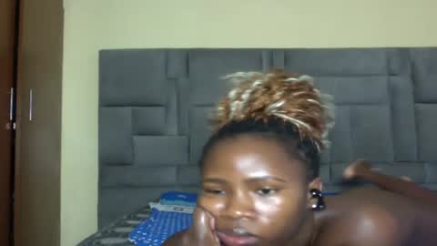 Snapshot of cuteebony16 chatting on 07.10.26 tawi online show from 07.10.26