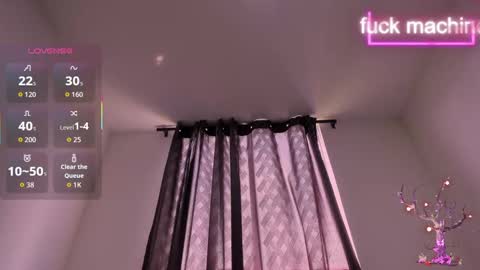 Snapshot of cuteebony1_ chatting on 10.06.25 Kesha Rose online show from 10.06.25