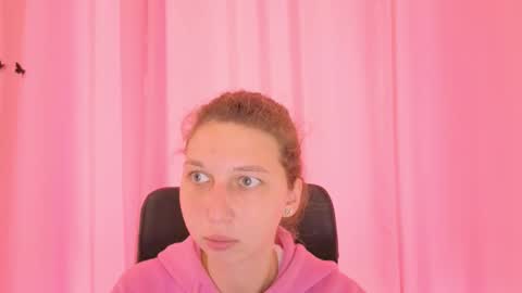 Elli online show from 10.24.25