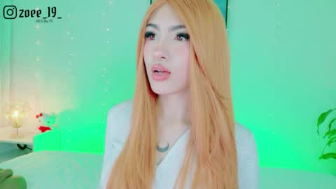 Snapshot of cuteezoe chatting on 04.18.26 Zoe online show from 04.18.26