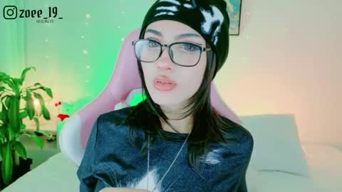 Snapshot of cuteezoe chatting on 05.01.26 Zoe online show from 05.01.26