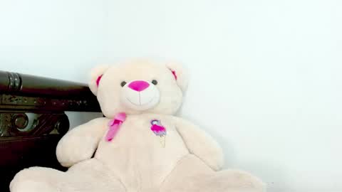 Snapshot of cutekairii chatting on 12.22.24 Mishel online show from 12.22.24