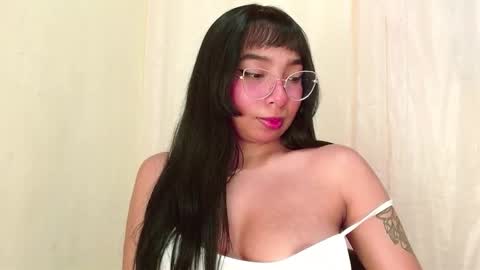 Snapshot of cutekairii chatting on 10.15.25 Mishel online show from 10.15.25