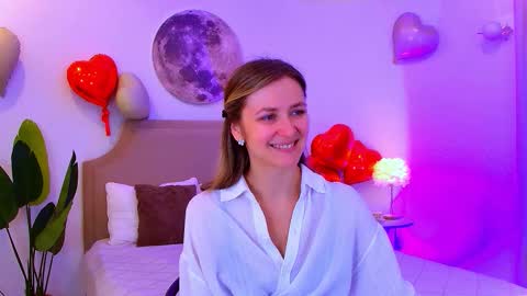 Snapshot of cutemirage chatting on 02.15.26 cutemirage online show from 02.15.26