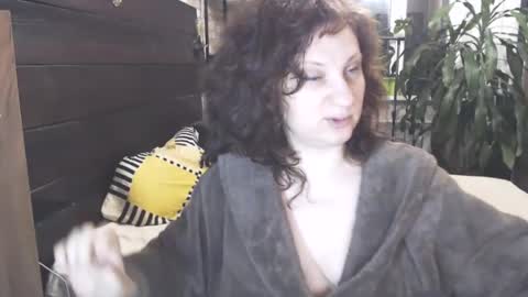 Snapshot of cutemoan chatting on 01.27.25 Rita online show from 01.27.25